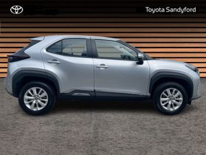 Toyota Yaris Cross HYBRID AUTOMATIC // REAR CAMERA - Image 3