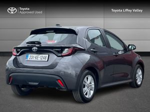 Toyota Yaris YARIS LUNA HYBRID - Image 2
