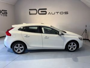 Volvo V40 T4 - Low KMs - New NCT - Reverses Camera - Image 2