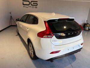 Volvo V40 T4 - Low KMs - New NCT - Reverses Camera - Image 3