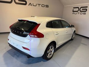 Volvo V40 T4 - Low KMs - New NCT - Reverses Camera - Image 4