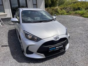 Toyota Yaris 1.0 Petrol Auto X // Reversing Camer - Image 2