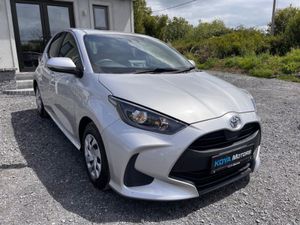 Toyota Yaris 1.0 Petrol Auto X // Reversing Camer - Image 3