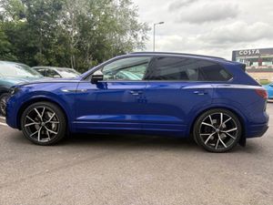 Volkswagen Touareg 3.0 TSI R 462PS Phev 5DR Auto - Image 4