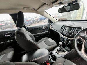 JEEP CHEROKEE 2.0 DSL LONGITUDE FWD 140HP 5DR - Image 2