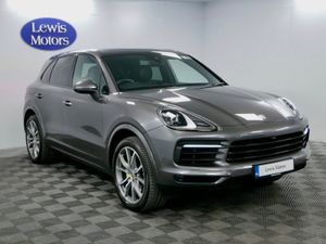 2023 Porsche Cayenne Hybrid - Image 2