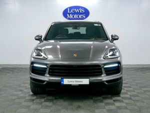 2023 Porsche Cayenne Hybrid - Image 3