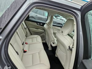 Volvo XC60 D3 MOM 5DR - Image 4