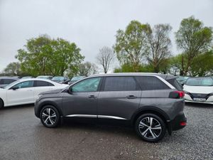 Peugeot 5008 Allure 1.6 Blue HDI 120 4DR - Image 2