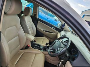 Hyundai Tucson Executive 5DR - Image 3