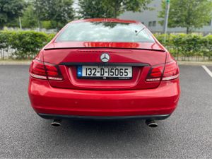 Mercedes-Benz E-Class E220 CDI BLUE EFFICIENCY AUT - Image 4