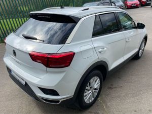 Volkswagen T-Roc Design 1.5 TSI 6SP FWD 150HP Low - Image 4