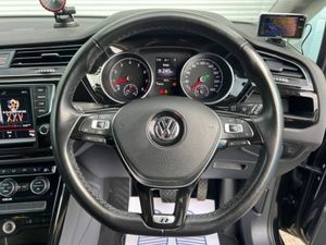 Volkswagen Touran HIGHLINE 1.4 TSI 7-SEATER AUTO / - Image 4