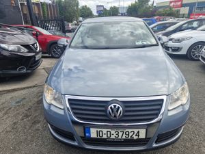 Volkswagen Passat 2010 - Image 2