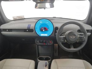 MINI HATCH Cooper C 5 Door - Image 4
