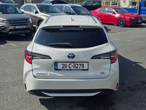 Toyota Corolla Estate Hybrid Automatic 1.8 (211) - Image 4