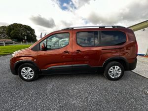 221 Taxi Spec Wheelchair Car - Image 4