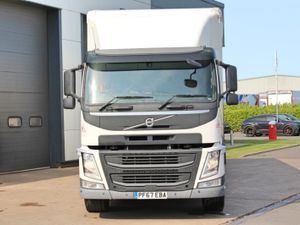 2018 VOLVO FM-330 6X2 FRIDGE LORRY - Image 2