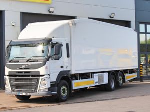 2018 VOLVO FM-330 6X2 FRIDGE LORRY - Image 3