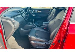 Nissan Qashqai 1.5 DSL SV PREMIUM HEATED PART LEAT - Image 3