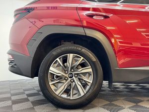 Hyundai Tucson 2WD Executive HEV Auto - Image 4