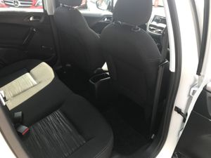 2016 Peugeot 208 Petrol Manual - Image 4