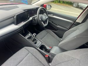Volkswagen Golf 2.0 TDI 115HP Life - Image 3