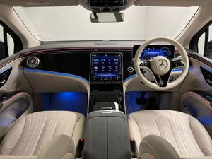 Mercedes-Benz EQS SUV 450  7 Seat AMG - Panoramic - Image 4