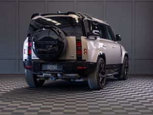 232 Defender 110 D250 Hardtop 3 Seater Commercial - Image 3