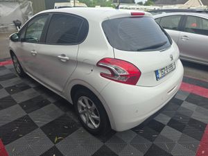 152 PEUGEOT 208 PURETECH ACTIVE 1.2MANUAL LOW KMS - Image 4