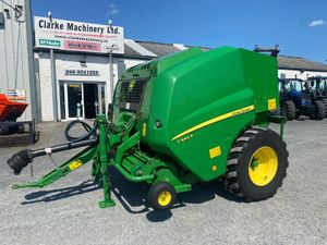 John Deere F440R Chopper Baler - In From Work - Image 3