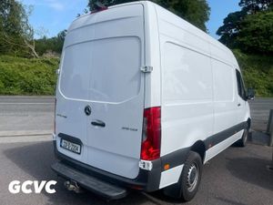 Mercedes-Benz Sprinter 319 MWB High Roof - Image 3