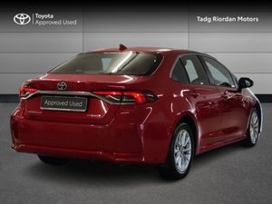 Toyota Corolla HYB Luna Saloon - Image 2