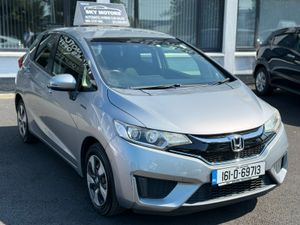 2016 Honda Jazz/Fit 1.5 Hybrid auto Top Specs - Image 3