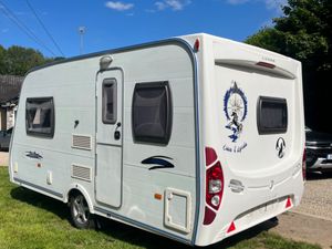 2009 Lunar 750kg 2 Berth Caravan For Sale - Image 3