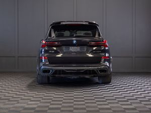 242 BMW X5 X-Drive 50e M-Sport - Image 4