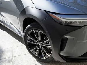 TOYOTA BZ4X/2025/ELECTRIC/AUTO/TAXI SPEC - Image 4