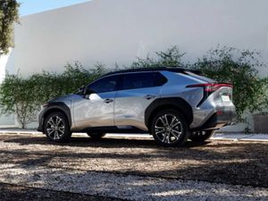 TOYOTA BZ4X/2025/ELECTRIC/AUTO/TAXI SPEC - Image 3