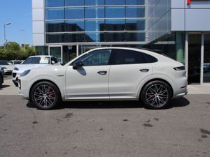 Porsche Cayenne S E-hybrid Coupe (new) - Image 3