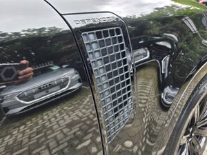 2022 LANDROVER DEFENDER P400E AWD X-DYNAMIC S - Image 4