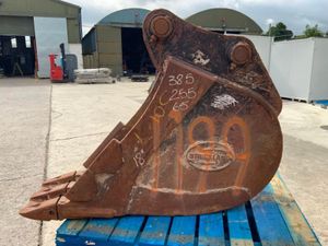 18" STRICKLAND BUCKET......65mm PINS......1199t. - Image 3