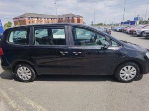 VOLKSWAGEN SHARAN 2.0TDI S BLUEMOTION **7 SEATER** - Image 4