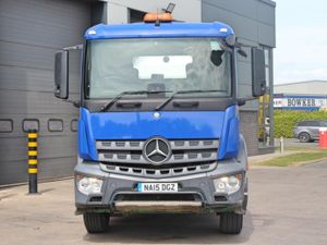 2015 MERCEDES-BENZ 1832 18 TON CONCRETE NIXER - Image 2