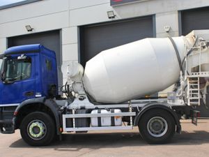 2015 MERCEDES-BENZ 1832 18 TON CONCRETE NIXER - Image 4