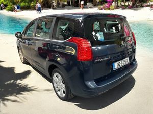Peugeot 5008 1.6 HDI 115 bhp Active Family 7-seat - Image 2