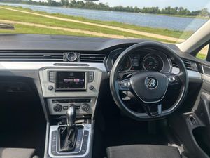 Volkswagen Passat Comfortline 1.6 TDI Auto - Image 2