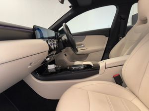 Mercedes-Benz CLA 250E Phev Coupe  progressive - Image 4