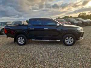 Toyota Hilux 2.4 D4D SR5 With Extras - Image 3
