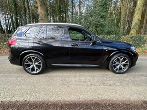 192 BMW X5 MSPORT 3.0D 7 SEATER - Image 2