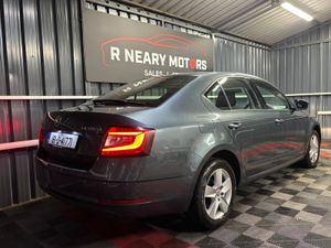 2018 Skoda Octavia AMBITION 1.6TDI DSG - Image 3